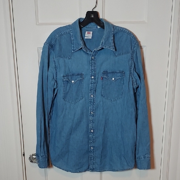 Levi's Other - Levi's Men's Western Shirt Pearlized Snaps Medium Wash Denim Large